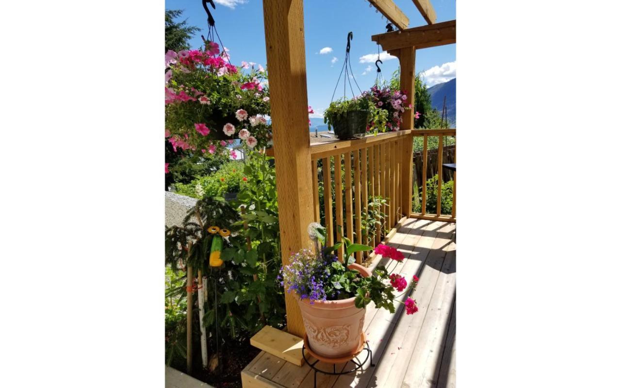 A Taste Of Mexico In The Heart Of Wine Country. Apartamento Peachland Exterior foto